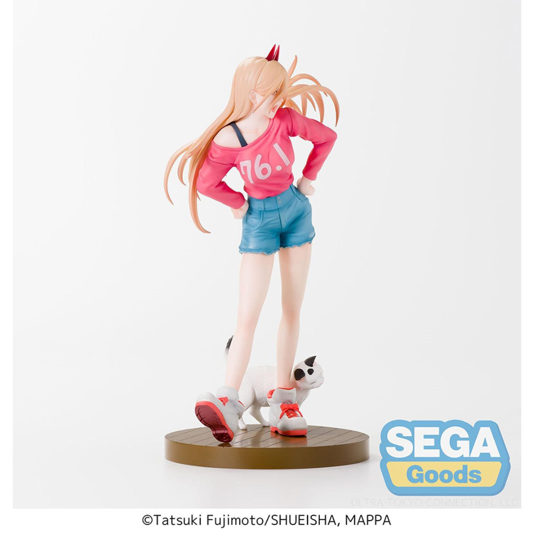 Power figure from Chainsaw Man presented by Luminasta. Next to power is her pet Nyako!
